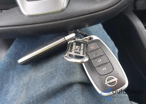 2025 Nissan Versa 1.6 Sv z USA, uszkodzony, nr VIN 3N1CN8EV0SL870096